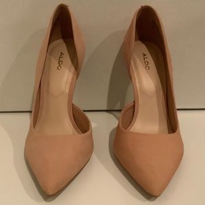 Aldo Pointed leather with a gold heel 6.5